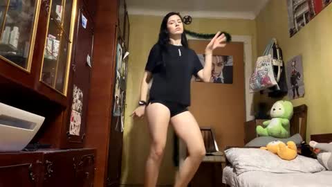 Mira online show from February 10, 2026, 8:35 pm