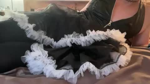 KTfemboy online show from April 5, 2026, 6:54 am