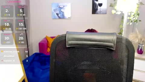 kuri_u online show from April 23, 2026, 12:29 pm