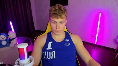 kurt_hanssen online show from December 18, 2024, 3:33 pm