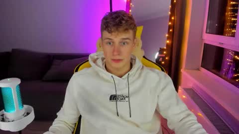 kurt_hanssen online show from September 28, 2025, 8:03 pm