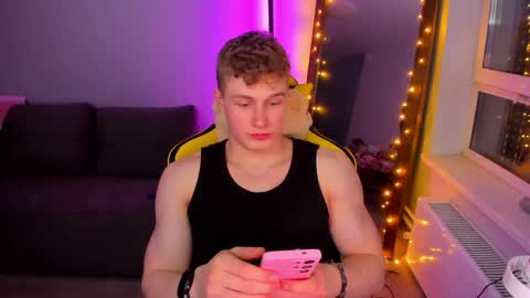 kurt_hanssen online show from April 21, 2026, 6:12 pm