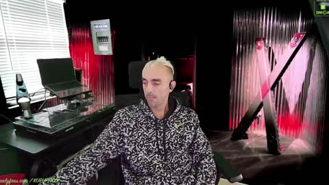 Snapshot of kuruptxxx chatting on January 10, 2025, 6:28 pm kuruptxxx online show from January 10, 2025, 6:28 pm