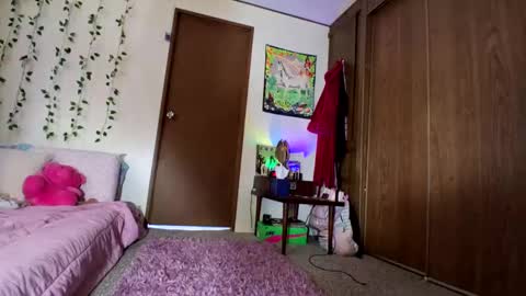 kusshy33 online show from October 1, 2025, 7:42 pm