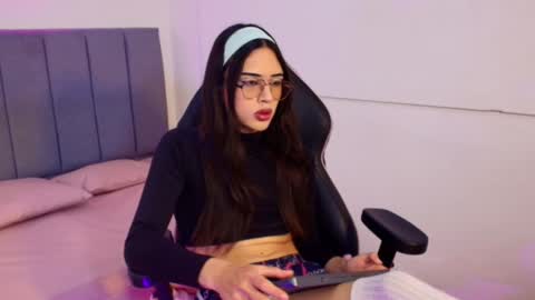 kvas_tay1 online show from March 9, 2026, 11:58 am