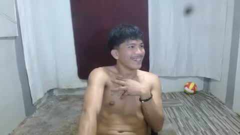kyle_lourence online show from April 27, 2026, 2:26 pm