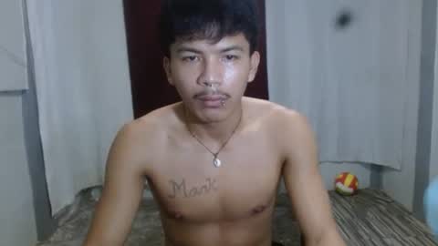 kyle_lourence online show from May 1, 2026, 5:34 am