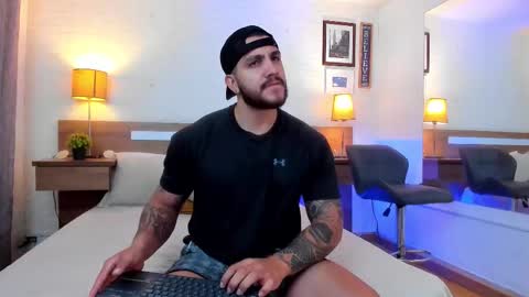 kylenorth_ online show from October 4, 2025, 12:14 pm