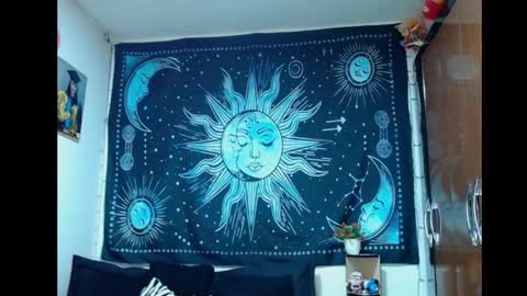 kylie online show from November 28, 2025, 9:50 pm