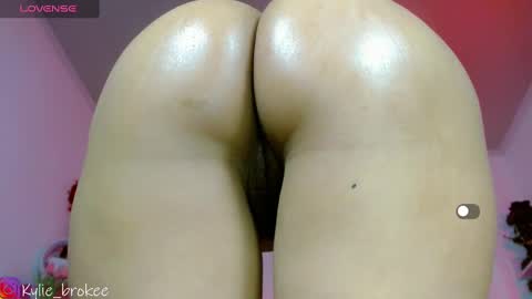 k ylie online show from March 2, 2025, 12:20 am