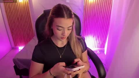 Snapshot of kylie_jones6 chatting on April 14, 2026, 2:06 am KYLIE online show from April 14, 2026, 2:06 am