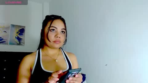 Paola online show from October 22, 2025, 8:52 pm