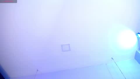 kylie_ls online show from January 21, 2025, 1:43 pm