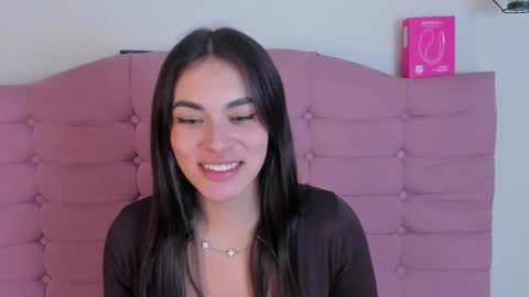 kylie_ls online show from November 22, 2025, 3:27 am