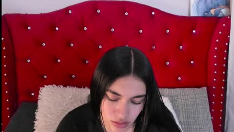 kylie_ls online show from April 9, 2026, 9:42 pm