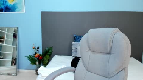 Kylie Reyes  online show from September 12, 2025, 7:25 pm