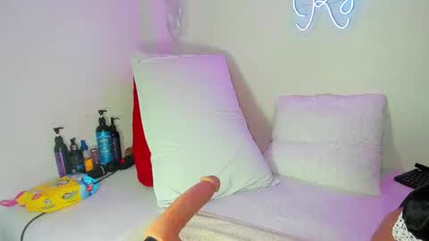 kylie Sttel online show from December 21, 2024, 11:33 am