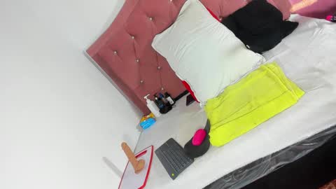 kylie Sttel online show from September 27, 2025, 11:43 pm