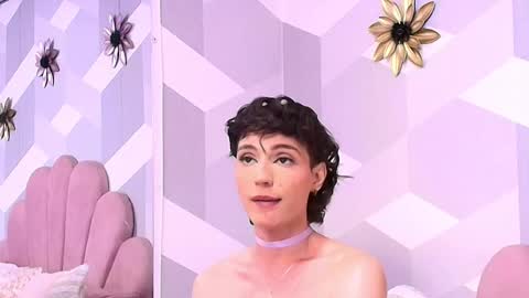 Kylie jl online show from September 17, 2025, 2:08 pm