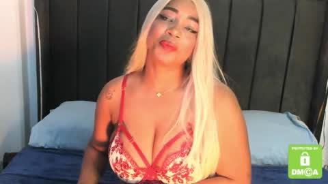 kylie white boobs online show from December 4, 2025, 5:32 pm