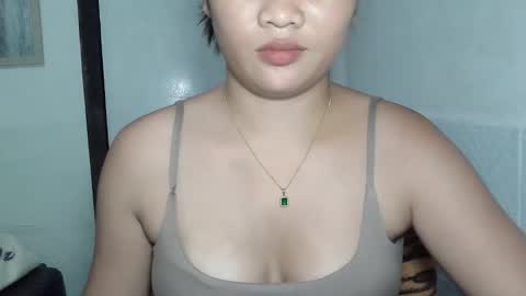 Snapshot of kyliexx98 chatting on January 15, 2026, 12:21 pm kylie online show from January 15, 2026, 12:21 pm