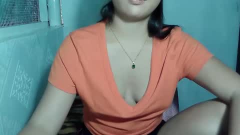 Snapshot of kyliexx98 chatting on February 15, 2026, 6:32 am kylie online show from February 15, 2026, 6:32 am