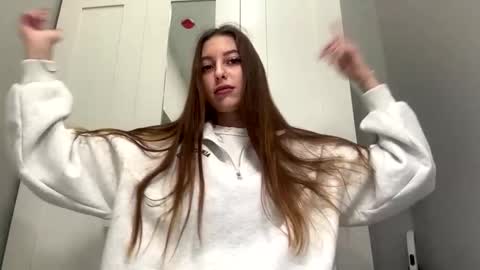 Selena online show from March 4, 2026, 3:01 am