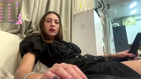 Selena online show from April 22, 2026, 2:14 am