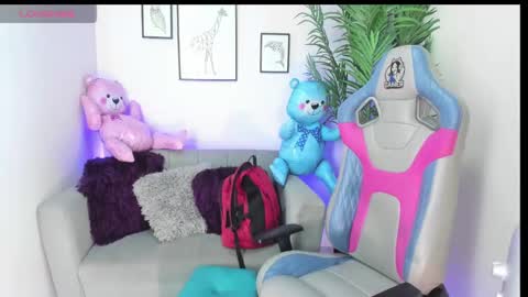 Kyomi online show from February 22, 2025, 1:46 pm