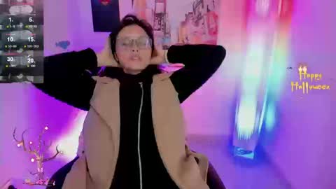 Kyomi online show from November 21, 2025, 1:10 pm