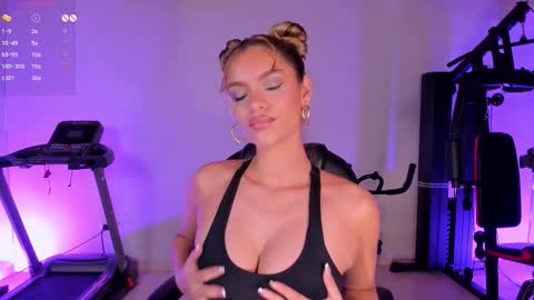 Kyomi Velvet online show from February 25, 2026, 7:01 pm