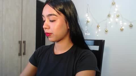 Snapshot of kyra_fox_ chatting on January 10, 2026, 1:02 pm Kyra online show from January 10, 2026, 1:02 pm