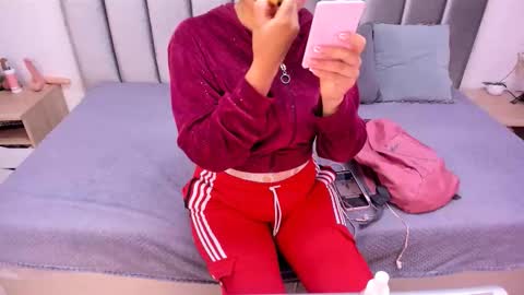 Emily  Laila  online show from October 27, 2025, 12:09 pm