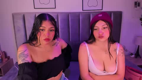 Emily  Laila  online show from November 12, 2025, 1:44 pm