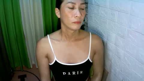 kyutshyne online show from November 25, 2025, 3:01 pm