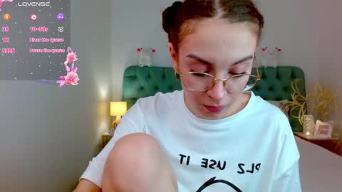 Margo  online show from September 15, 2025, 8:31 pm