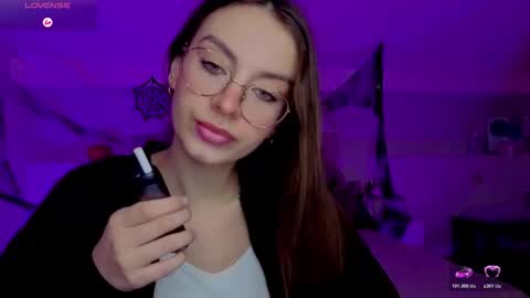 Margo  online show from November 2, 2025, 8:33 pm