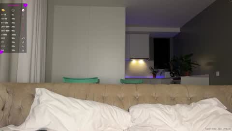 Julie online show from November 8, 2025, 7:19 am