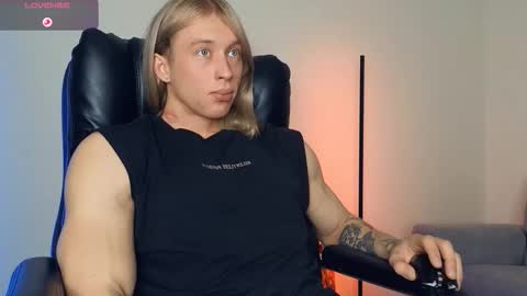 Adonis online show from November 4, 2025, 6:12 am