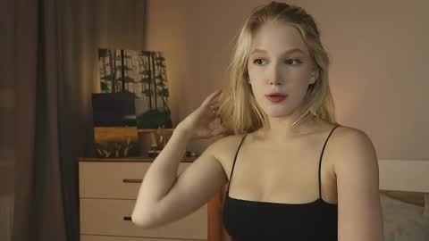 Snapshot of la_belle_ chatting on September 21, 2025, 3:13 pm Alice online show from September 21, 2025, 3:13 pm