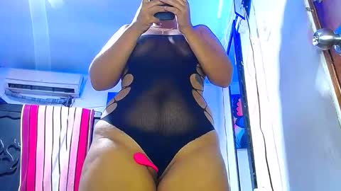 la_crespy29 online show from October 28, 2025, 12:36 am