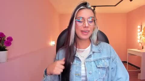 T A T I A N A online show from May 19, 2026, 11:27 am
