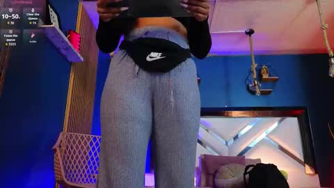 Cris  online show from November 29, 2025, 11:13 am