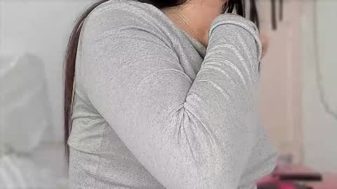 Lau online show from October 17, 2025, 2:52 pm