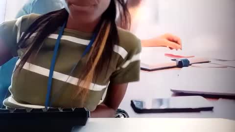 Snapshot of labimbo chatting on December 21, 2024, 9:23 am labimbo online show from December 21, 2024, 9:23 am