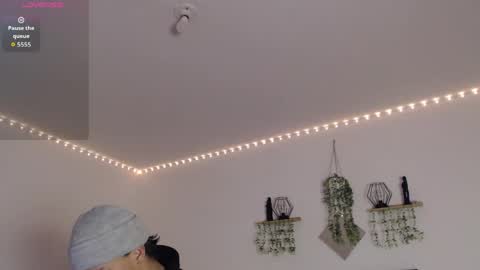 labrinthteasing online show from April 20, 2026, 11:46 am