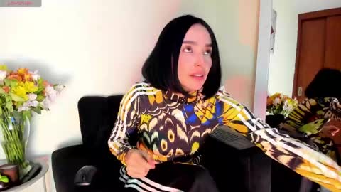 lace_victoria online show from April 19, 2026, 1:49 am