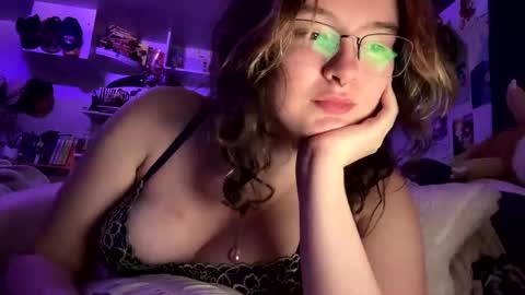 lacedinsin online show from September 9, 2025, 4:56 am