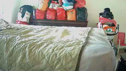 lachickadelbronx online show from December 22, 2024, 1:22 pm