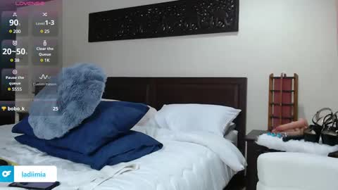 Mia online show from December 10, 2024, 6:38 pm